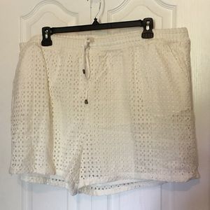 Plus size Eyelet Shorts